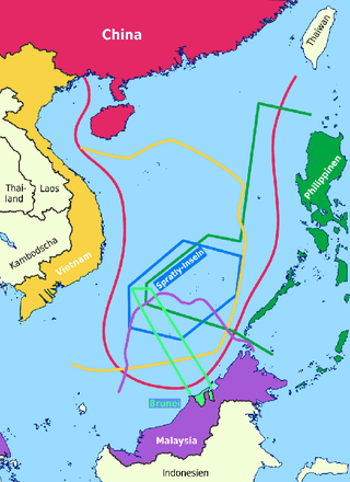 Illustration for article titled Look How Quickly China is Building Its Island Bases Out Of Nothing